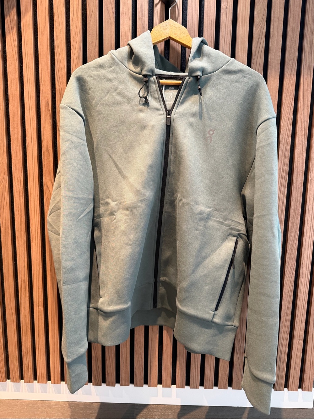 [BNWT] On Running Olive Focus Tech Zip Hoodie